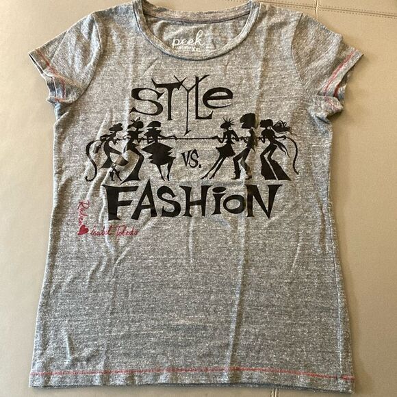 Peek Style vs Fashion Short Sleeve T Shirt in Gray Heather with Red Stitching. - Picture 1 of 9